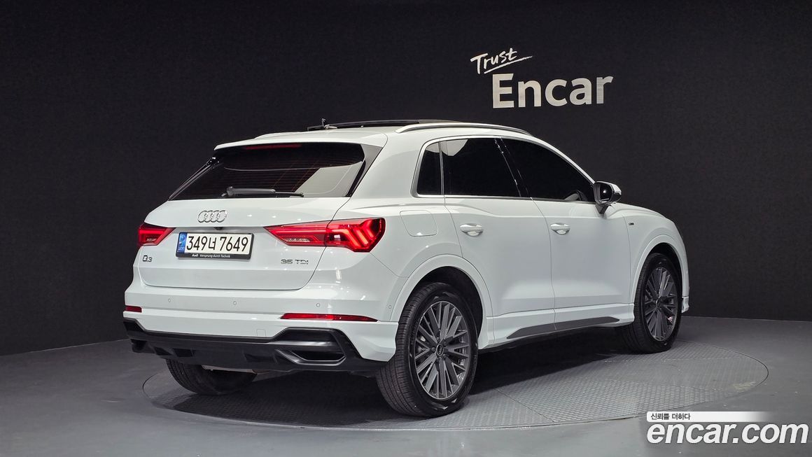 Audi Q3 35 TDI Premium, 2022