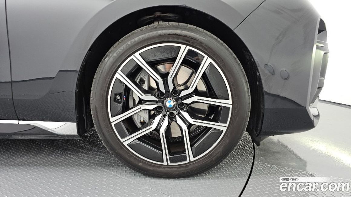 BMW 7-Series 740i xDrive M Sport, 2025