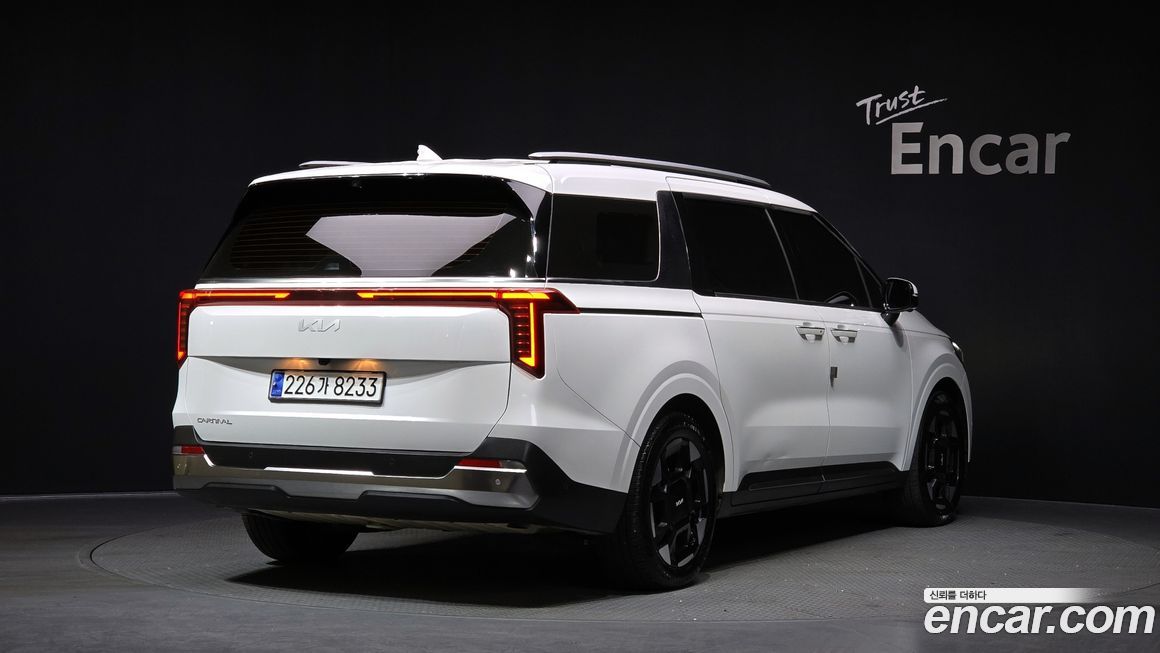 Kia Carnival 7-Seater Signature, 2024
