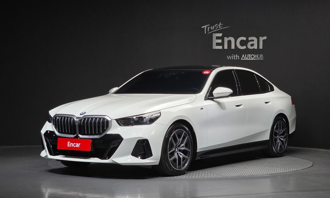 BMW 5-Series 520i M Sport, 2025
