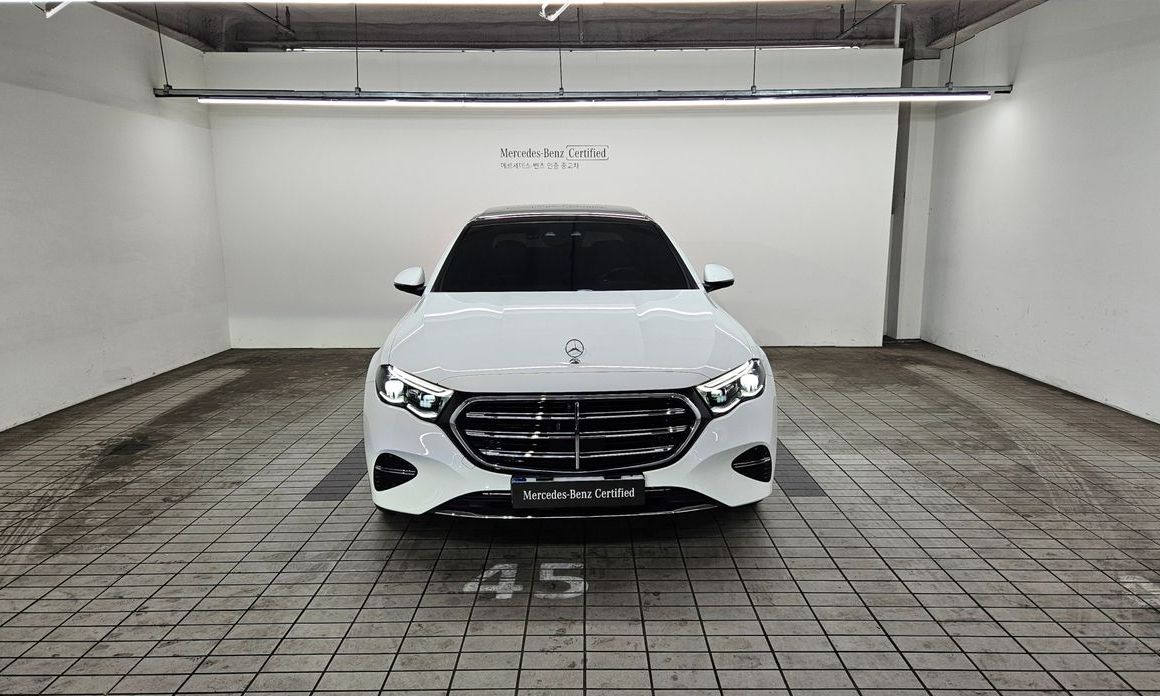 Mercedes-Benz E-Class E300 4MATIC Exclusive, 2024