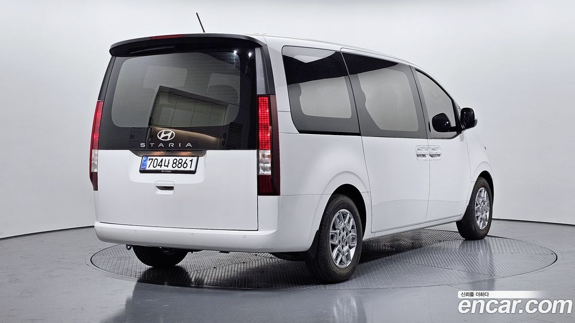 Hyundai Staria Tourer 11-Seater, 2025