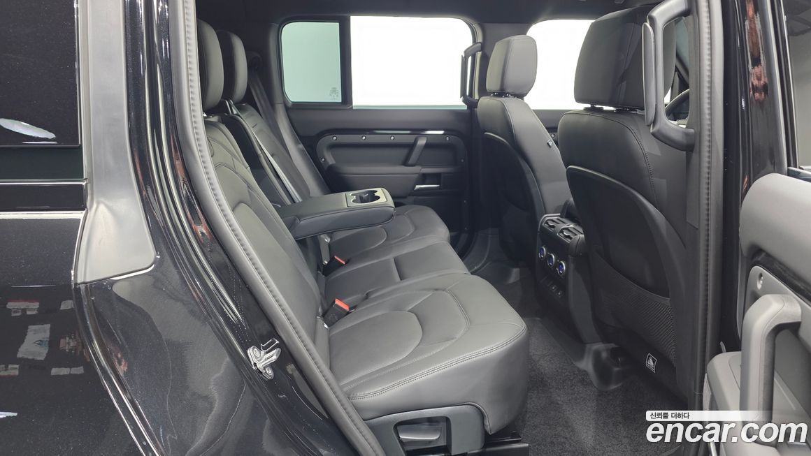 Land Rover Defender 130 P400 X-Dynamic HSE, 2025