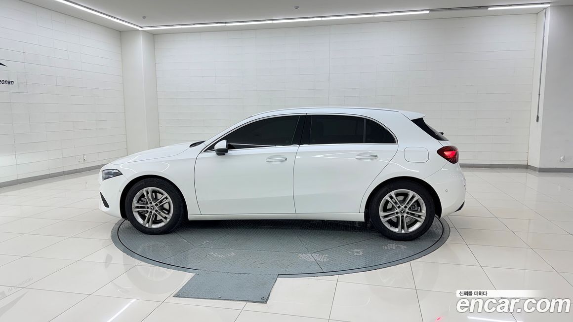 Mercedes-Benz A-Class A220 Hatchback, 2025
