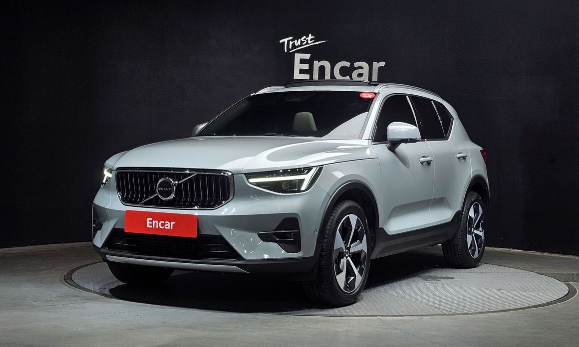 Volvo XC40 B4 Ultimate Bright, 2024