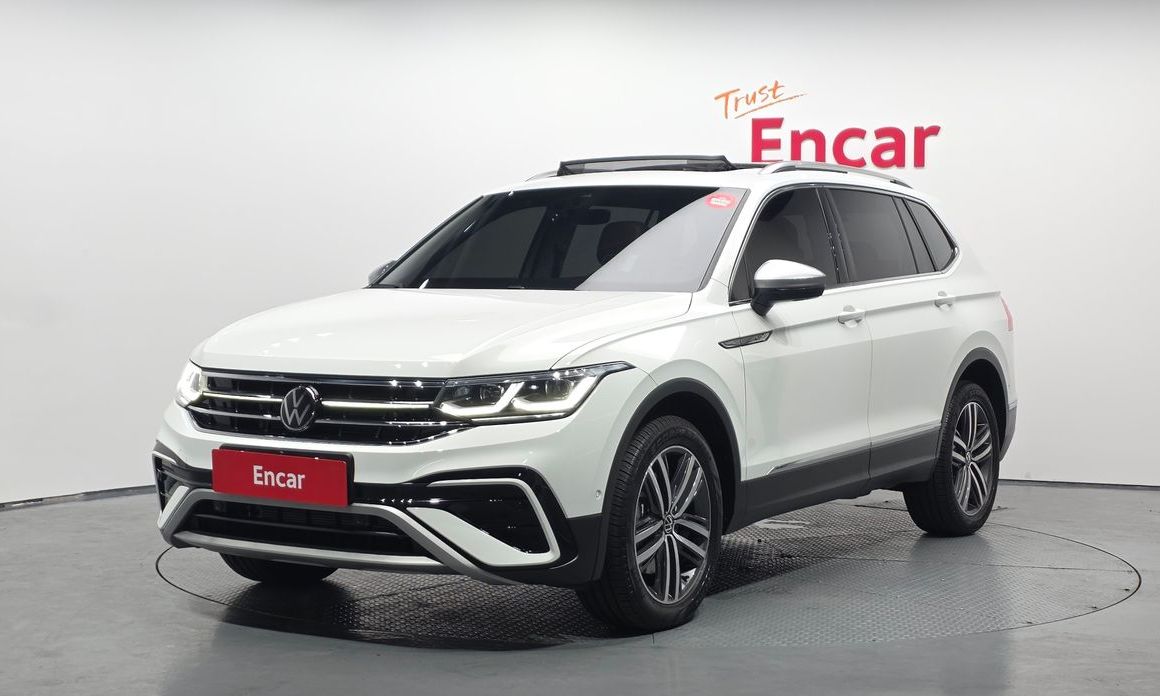 Volkswagen Tiguan 2.0 TSI Prestige, 2024