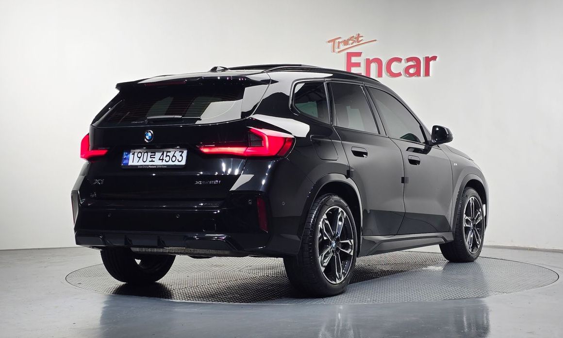 BMW X1 xDrive 20i M Sport, 2025