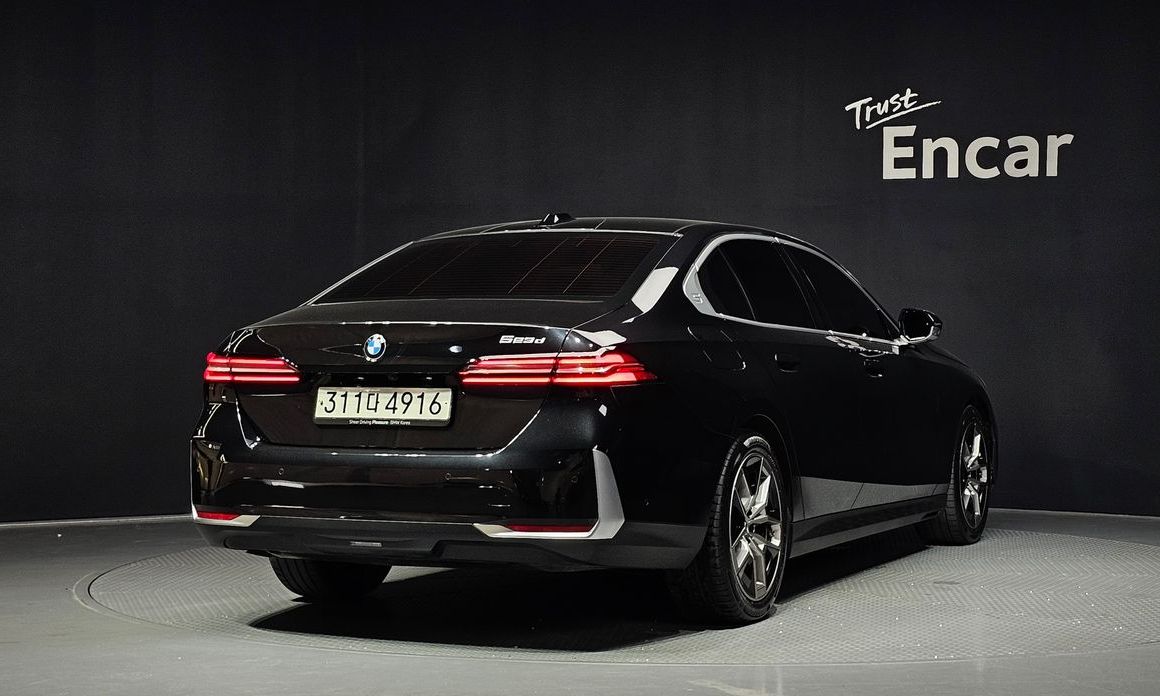 BMW 5-Series 523d, 2024