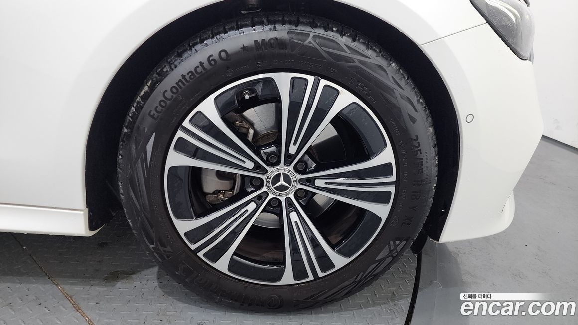 Mercedes-Benz E-Class E200 Avantgarde, 2024