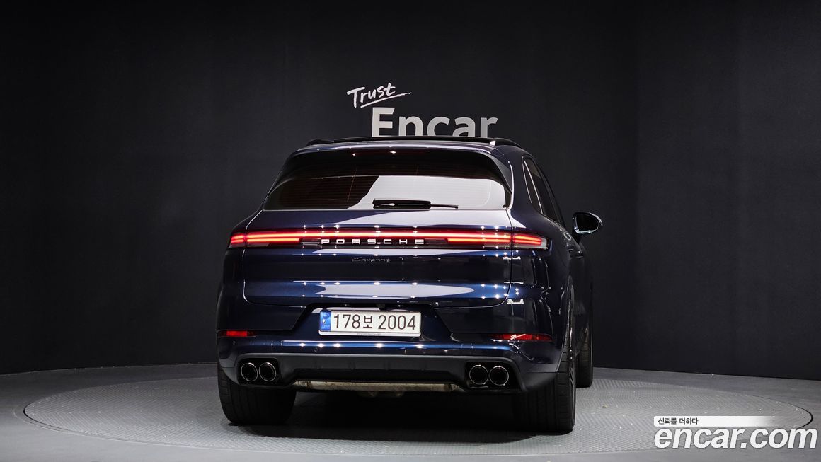 Porsche Cayenne 3.0, 2024