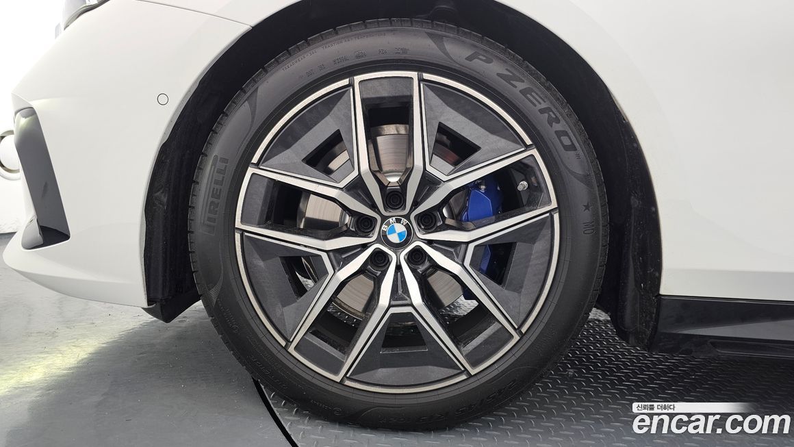 BMW 5-Series 520i M Sport, 2025