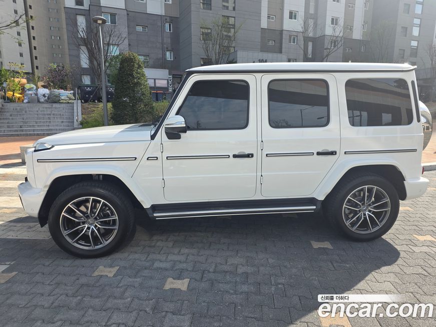 Mercedes-Benz G-Class G450d, 2025