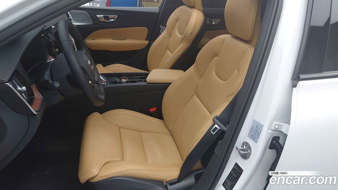 Volvo V60 B5 Ultimate AWD, 2024