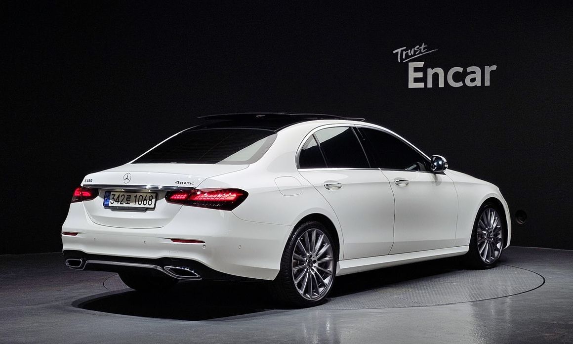 Mercedes-Benz E-Class E350 4MATIC AMG Line, 2022