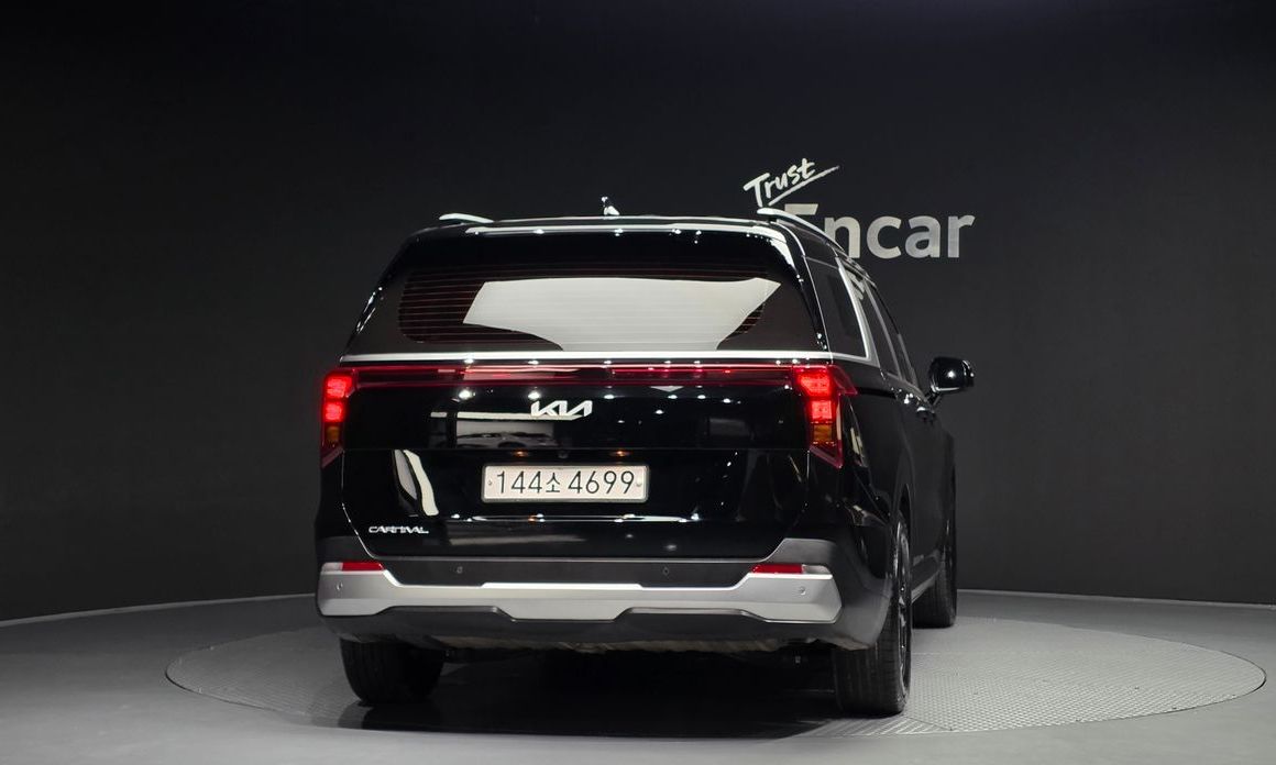 Kia Carnival 9-Seater Prestige, 2025