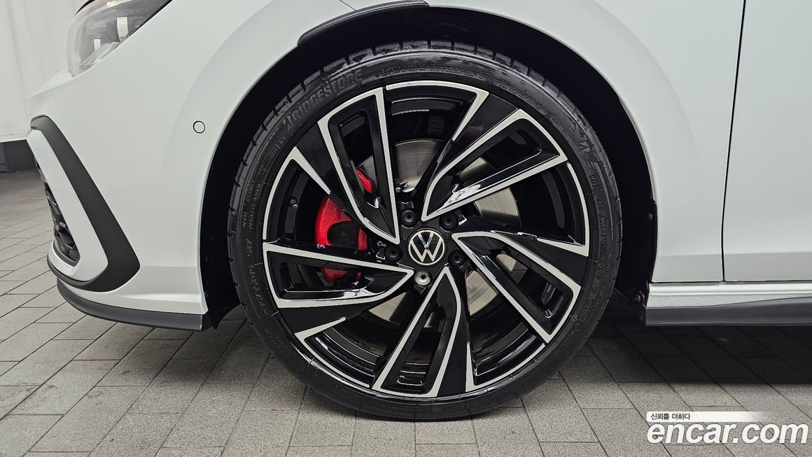 Volkswagen Golf 2.0 GTI, 2024