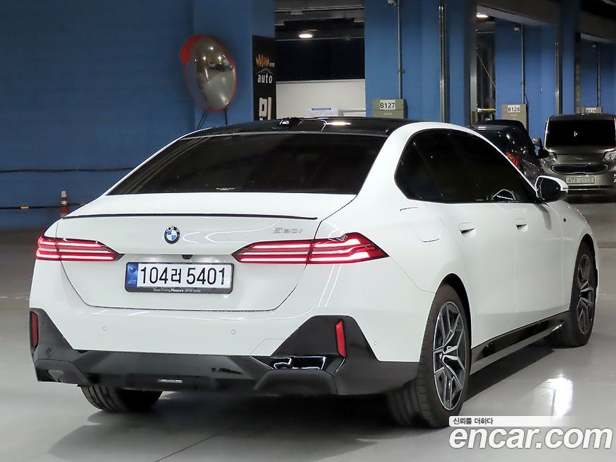 BMW 5-Series 520i M Sport, 2026