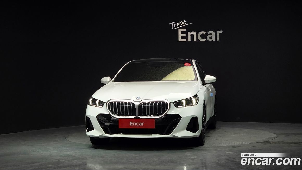 BMW 5-Series 530i xDrive M Sport, 2024