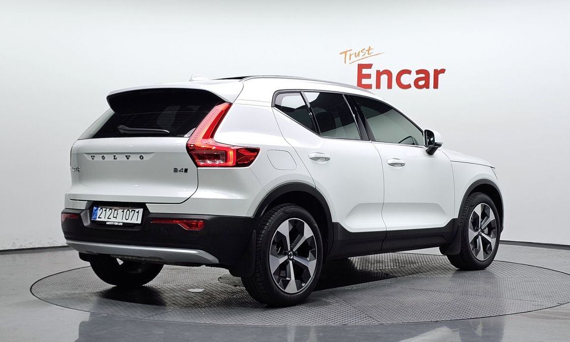 Volvo XC40 B4 Ultra Bright, 2025