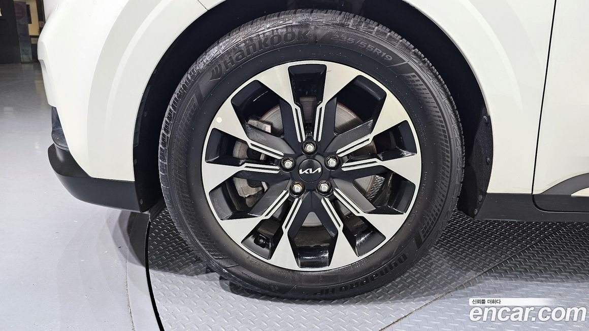 Kia Carnival 9-Seater Noblesse, 2023