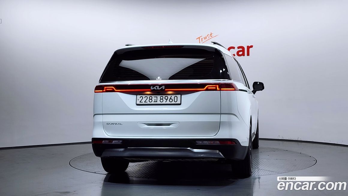 Kia Carnival 9-Seater Signature, 2023