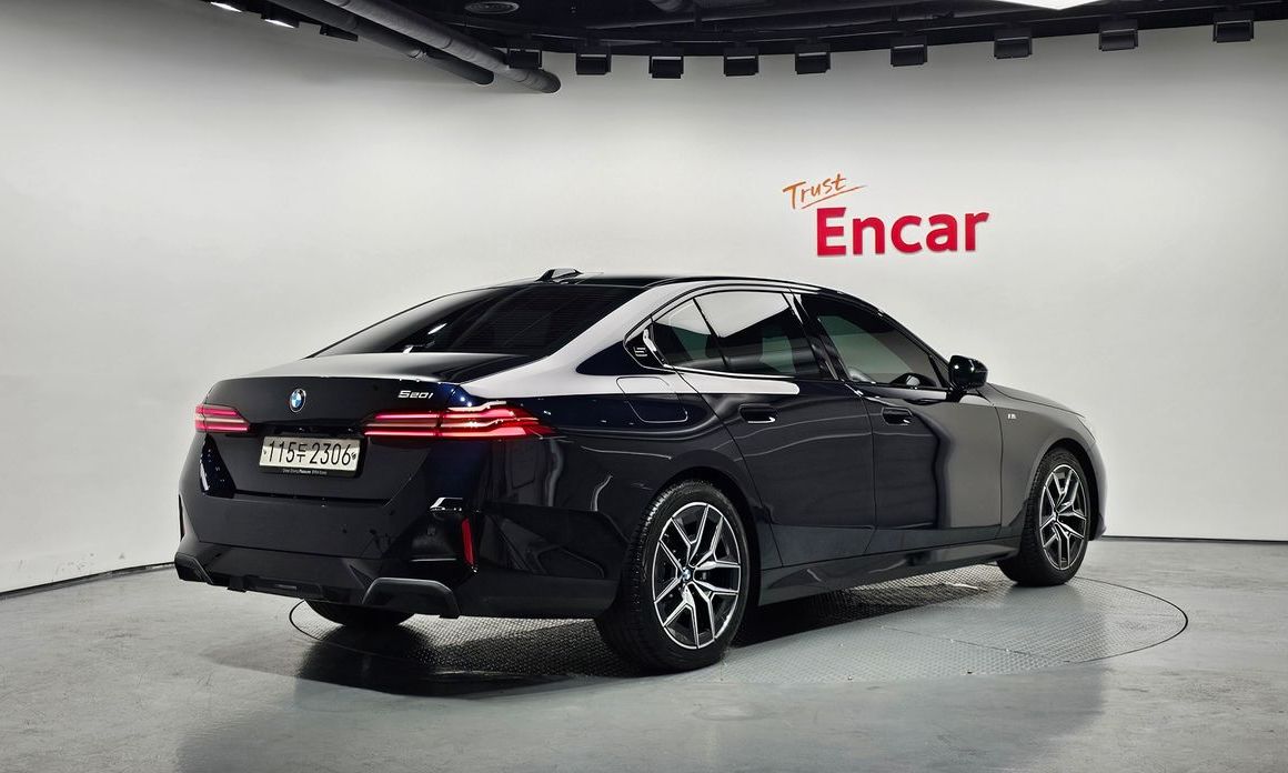 BMW 5-Series 520i M Sport, 2025