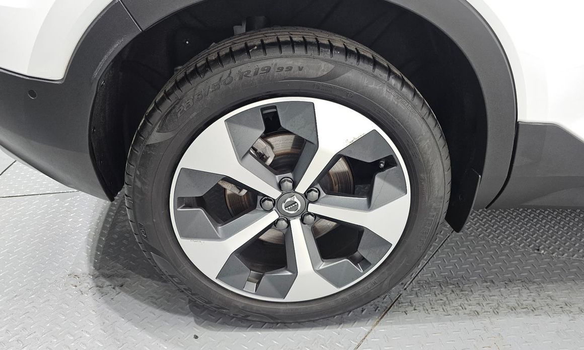 Volvo XC40 B4 Ultra Bright, 2025