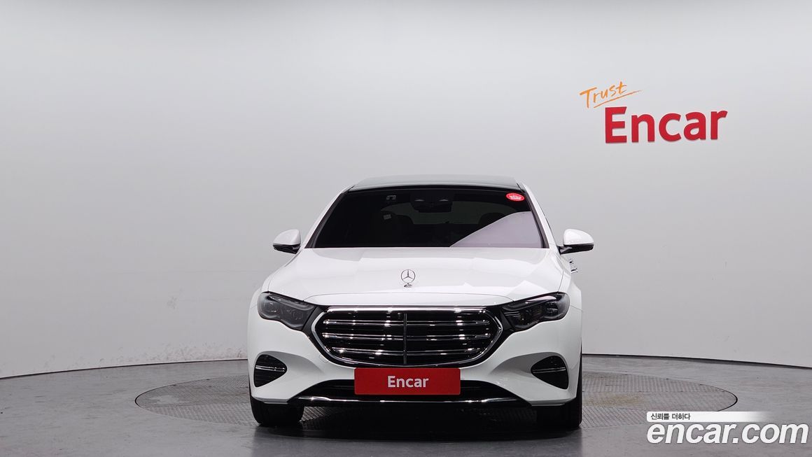 Mercedes-Benz E-Class E300 4MATIC Exclusive, 2024
