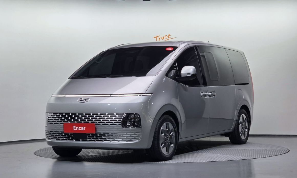 Hyundai Staria 4WD Tourer 9-Seater, 2023