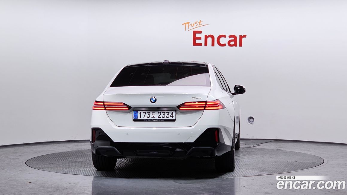 BMW 5-Series 520i M Sport, 2025