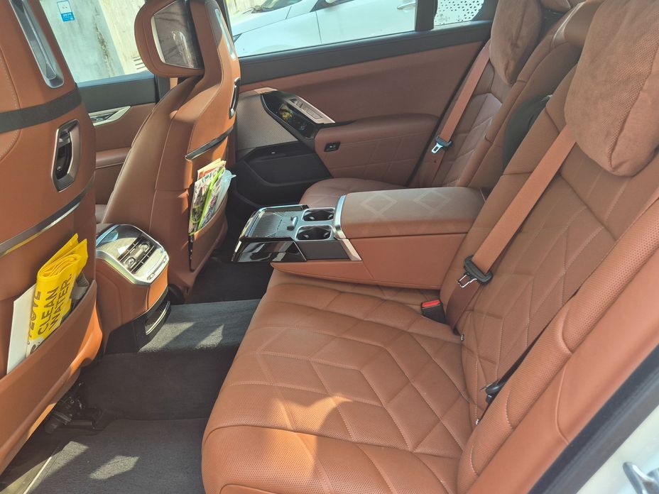 BMW 7-Series 740i xDrive M Sport, 2024