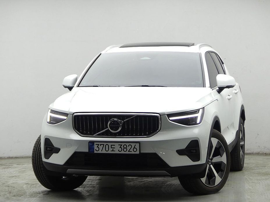 Volvo XC40 B4 Ultimate Bright, 2024