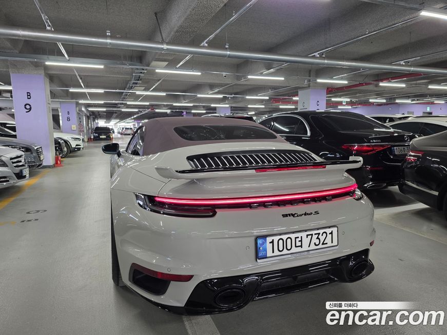 Porsche 911 Turbo S Cabriolet, 2023