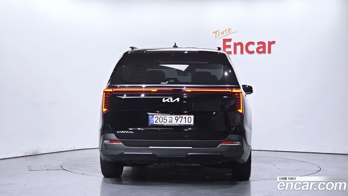 Kia Carnival 7-Seater Gravity, 2024