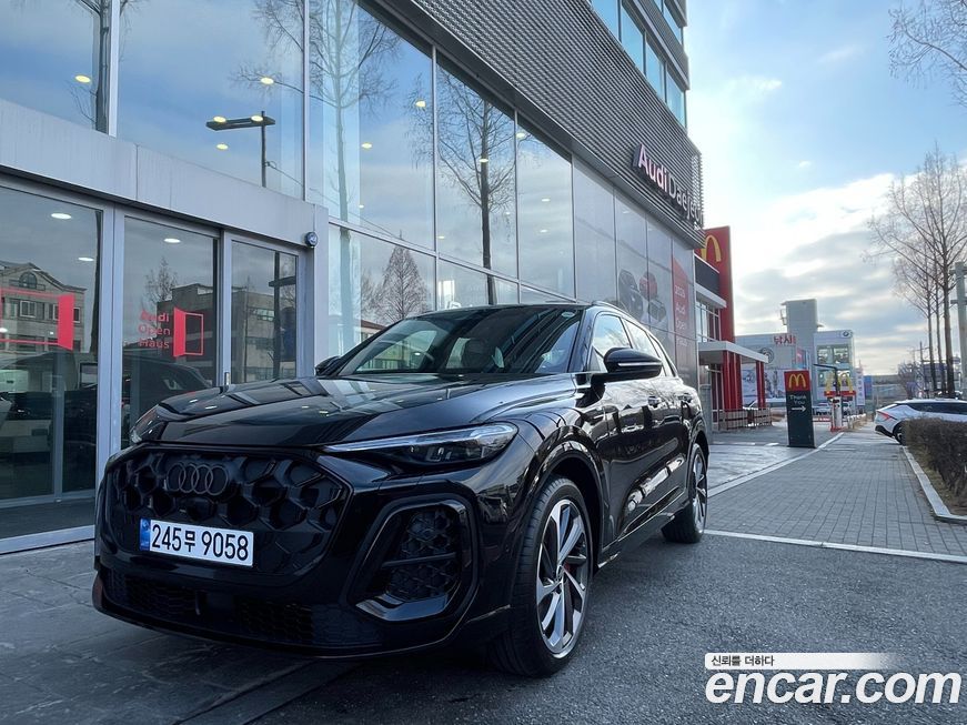 Audi Q5 40 TDI Quattro S Line Black Edition, 2025