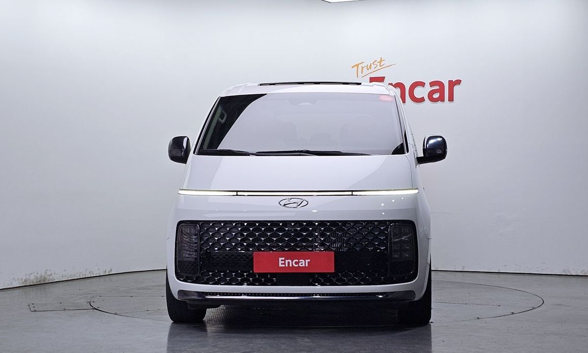 Hyundai Staria Lounge 9-Seater, 2022