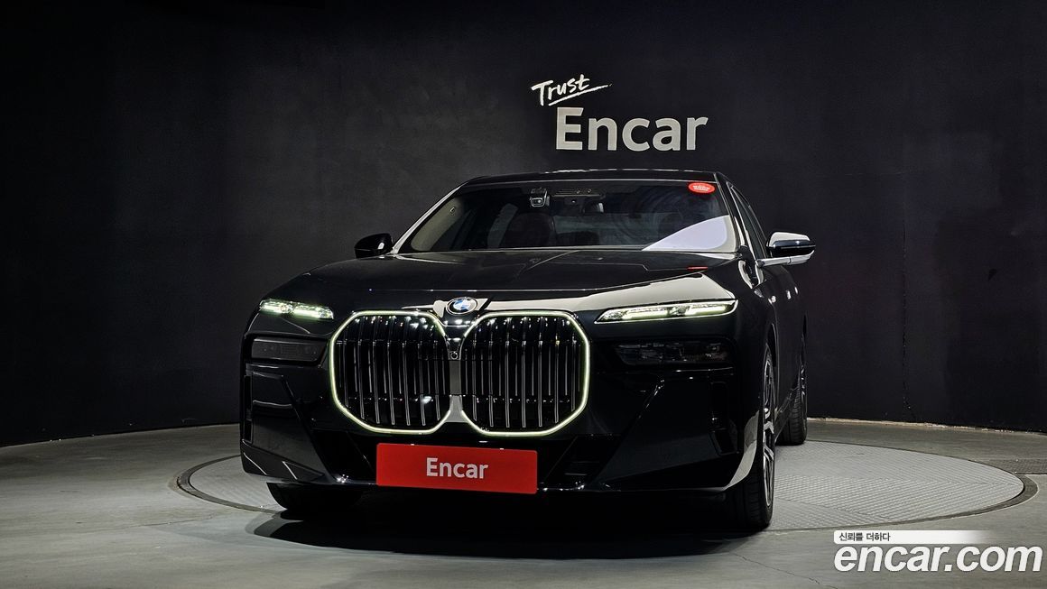 BMW 7-Series 740i xDrive M Sport, 2025