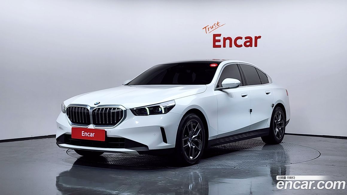 BMW 5-Series 530i xDrive, 2024