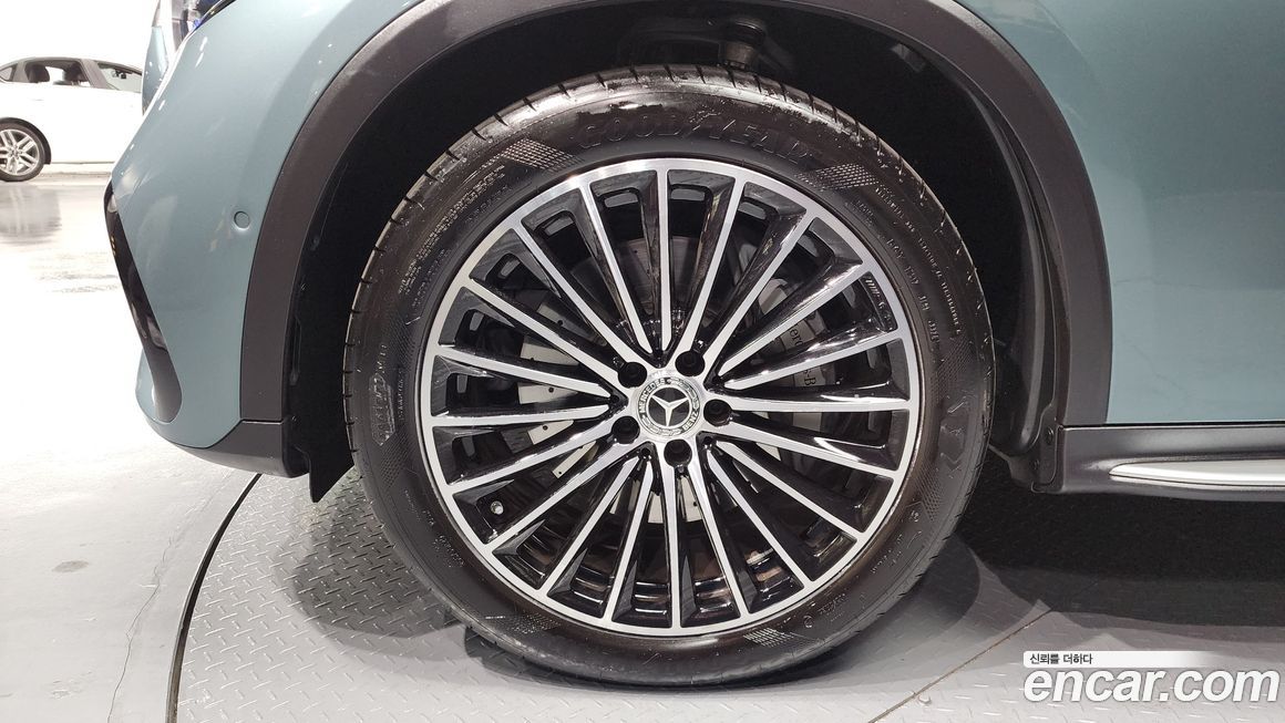 Mercedes-Benz GLC-Class GLC300 4MATIC AMG Line, 2025