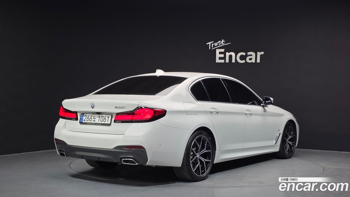 BMW 5-Series 530i M Sport Package, 2023
