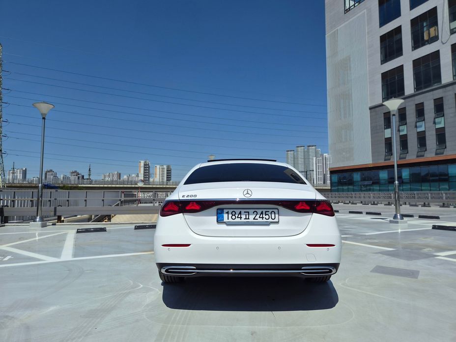 Mercedes-Benz E-Class E200 Avantgarde, 2025