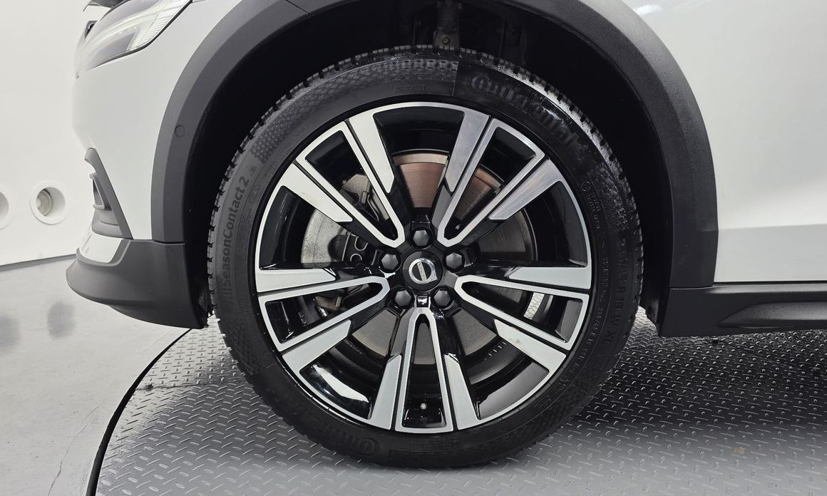 Volvo V60 B5 Ultimate AWD, 2023