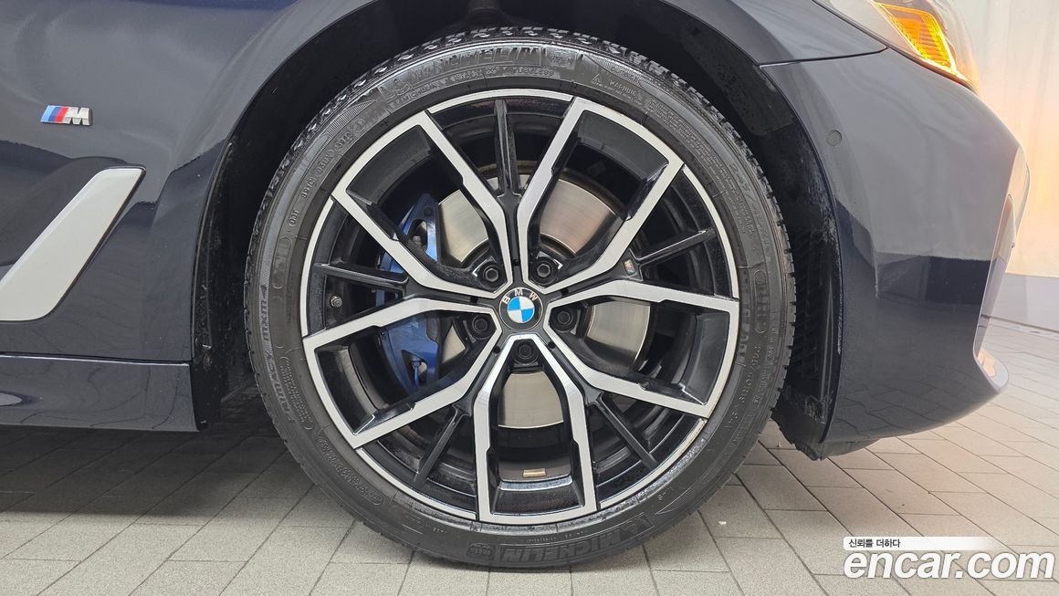 BMW 5-Series 530i M Sport Package, 2022