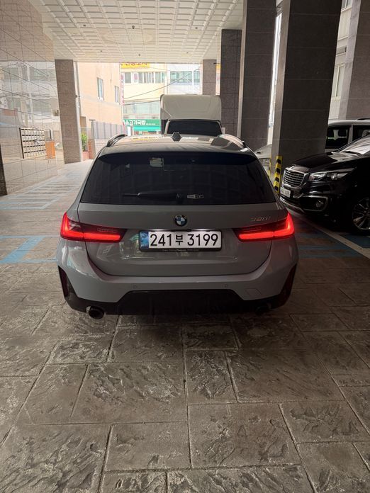 BMW 3-Series 320i Touring M Sports, 2026