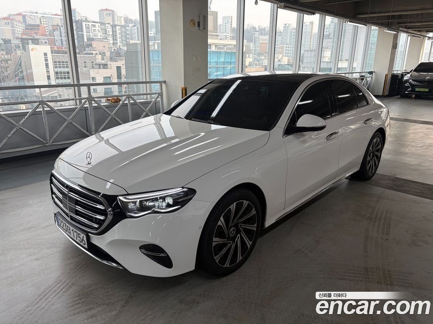Mercedes-Benz E-Class E300 4MATIC Exclusive, 2025