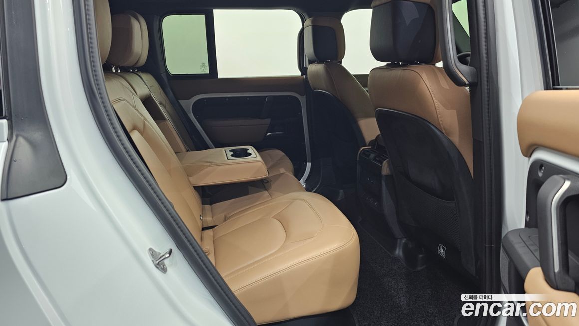 Land Rover Defender 110 P300 X-Dynamic SE, 2025