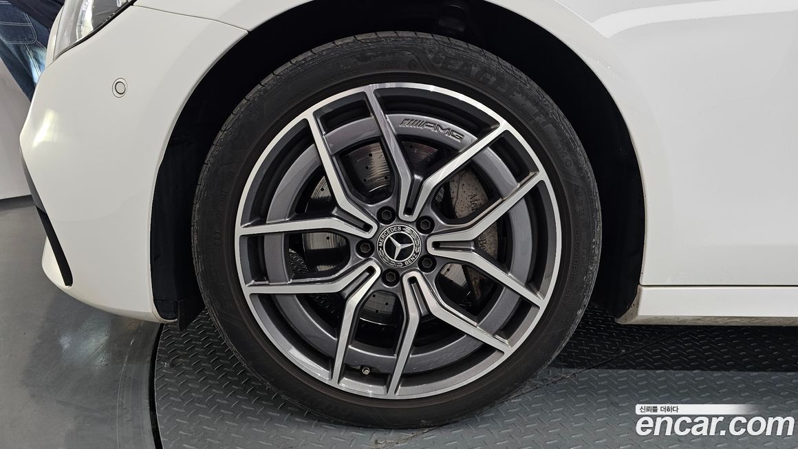 Mercedes-Benz E-Class E220d 4MATIC AMG Line, 2023