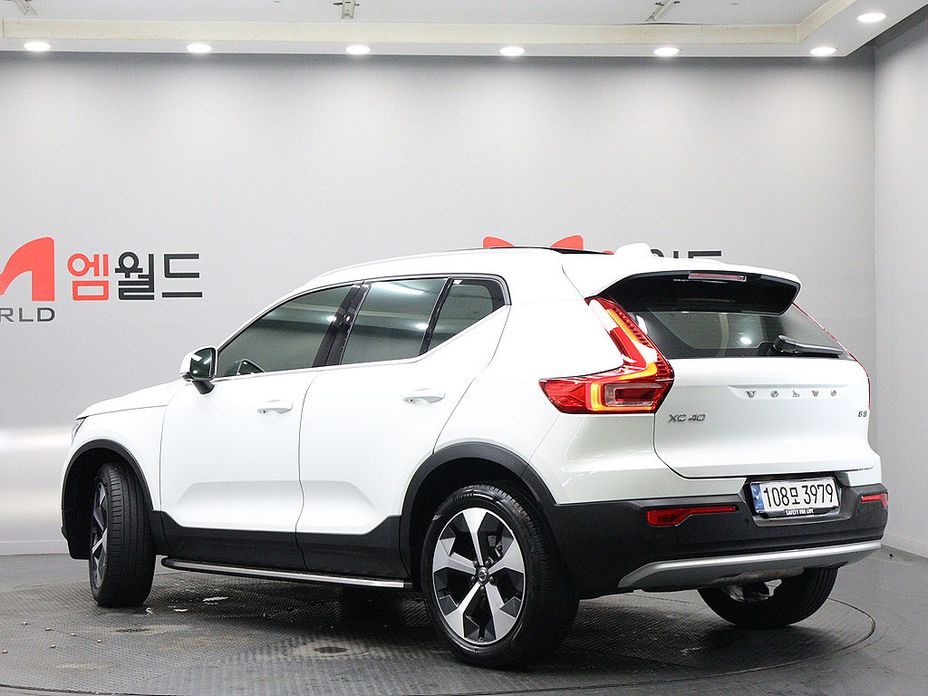 Volvo XC40 B4 Ultimate Bright, 2024