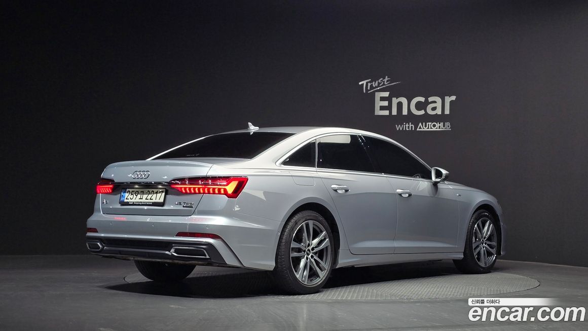 Audi A6 45 TFSI Quattro Premium, 2023