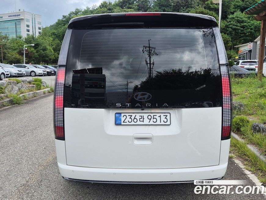 Hyundai Staria Lounge 9-Seater, 2025